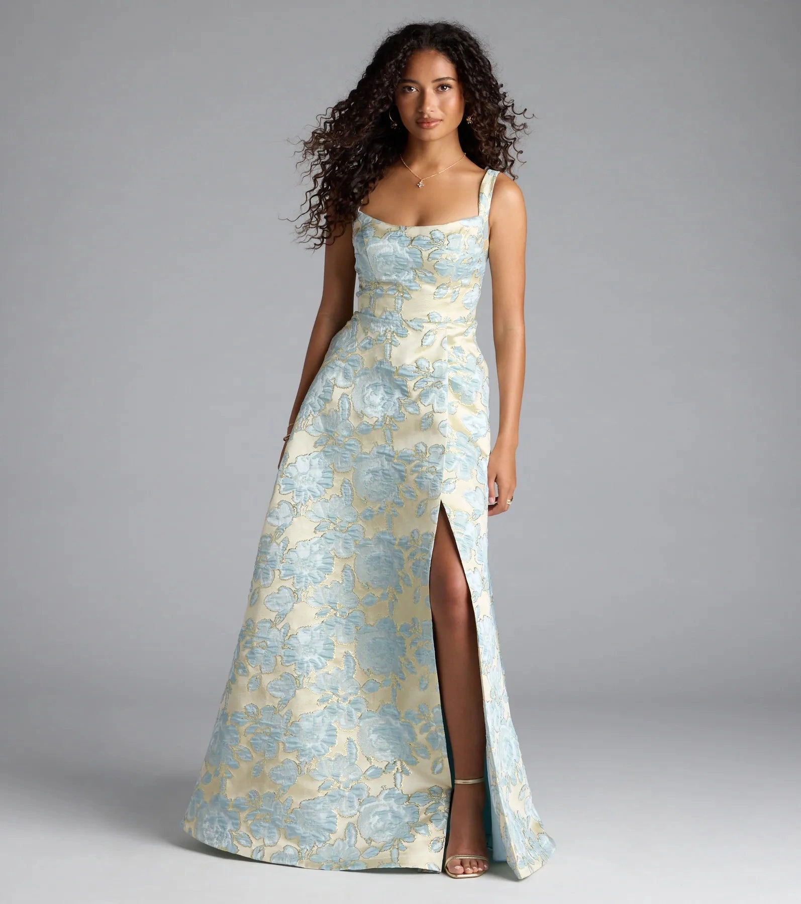 Lulabelle’s Enchanting Lace-Up A-Line Gown – Effortless Elegance!